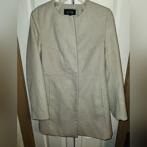 NWOT APT9 quarter length soft felt like beige coat